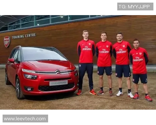 美国白人足球球星的成长历程与辉煌成就全景解析