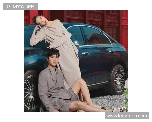 足球明星的中国女友是谁揭秘 两人甜蜜恋情引关注