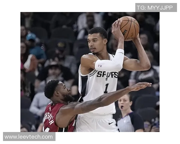 足球球星跨界挑战NBA赛场 谁能在篮球场上展现锋芒