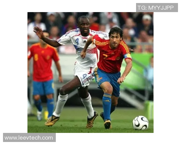 足球球星降价背后的多重原因解析及市场趋势分析