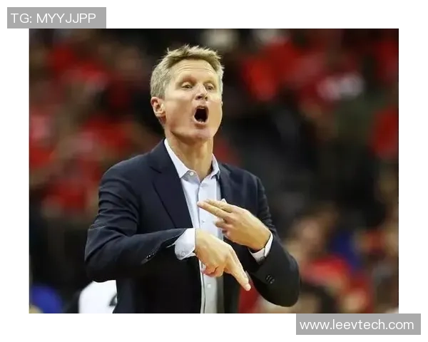 踢足球球星的独特技能与场上表现解析：从速度到创造力的全面剖析